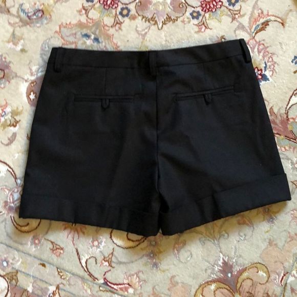 Poleci Dressy Cuffed Short - Picture 11 of 12